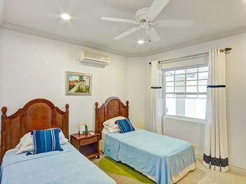 White Sands Speightstown 외부 사진